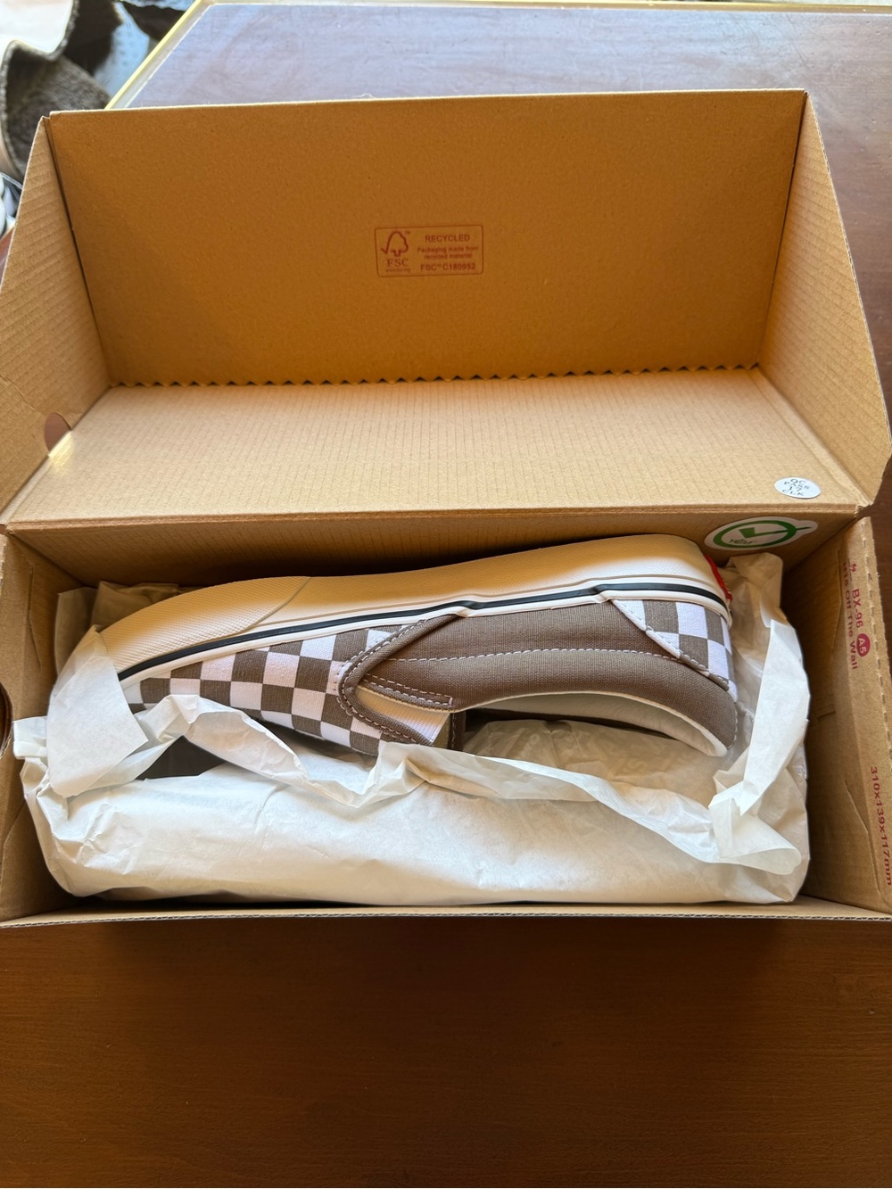 NIB VANS Classic Slip-On Color Theory Checkerboard - Tan/White Size 7.5 - Picture 3 of 5